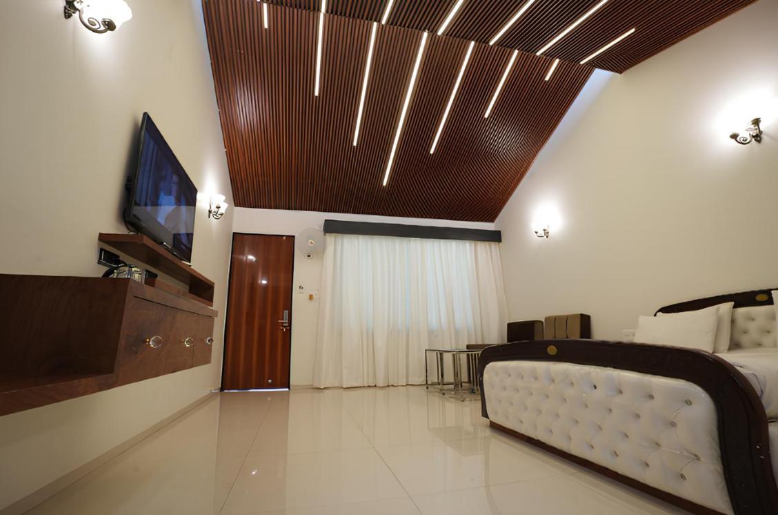 Anand Resort - A Luxury Private Pool Resort In Nashik Exterior photo