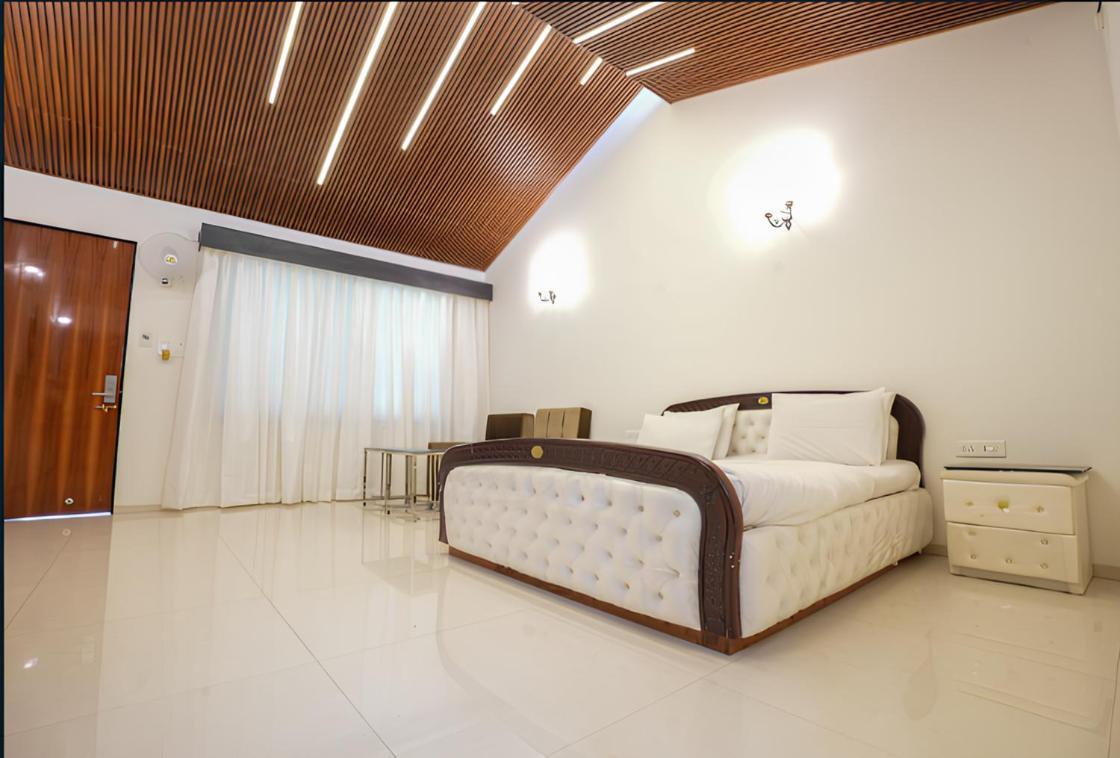 Anand Resort - A Luxury Private Pool Resort In Nashik Exterior photo